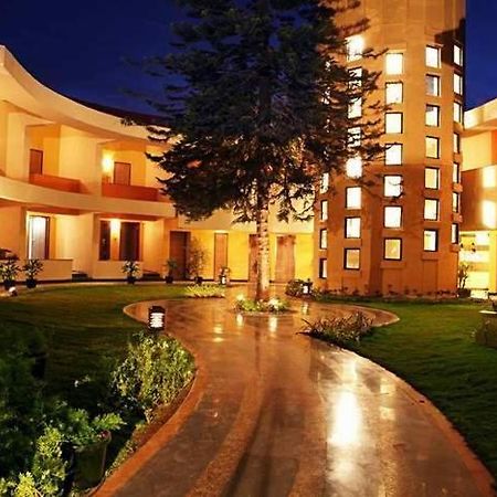 Sahil Sarovar Portico โลนาวาลา ภายนอก รูปภาพ