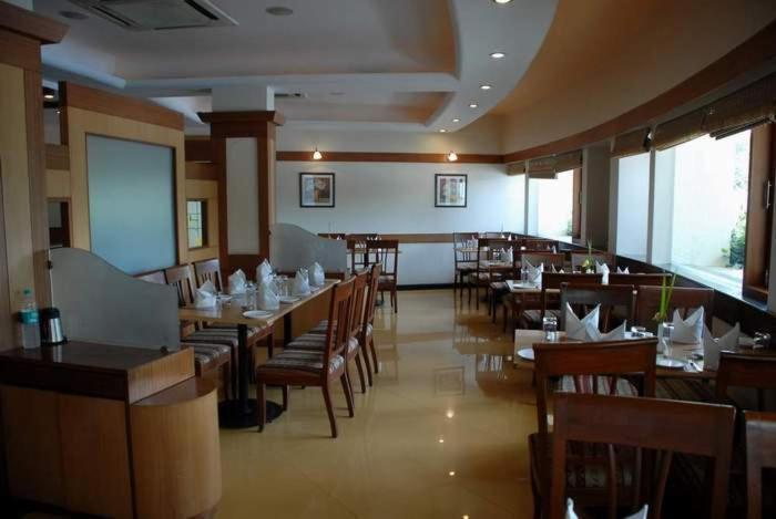 Sahil Sarovar Portico โลนาวาลา ภายนอก รูปภาพ