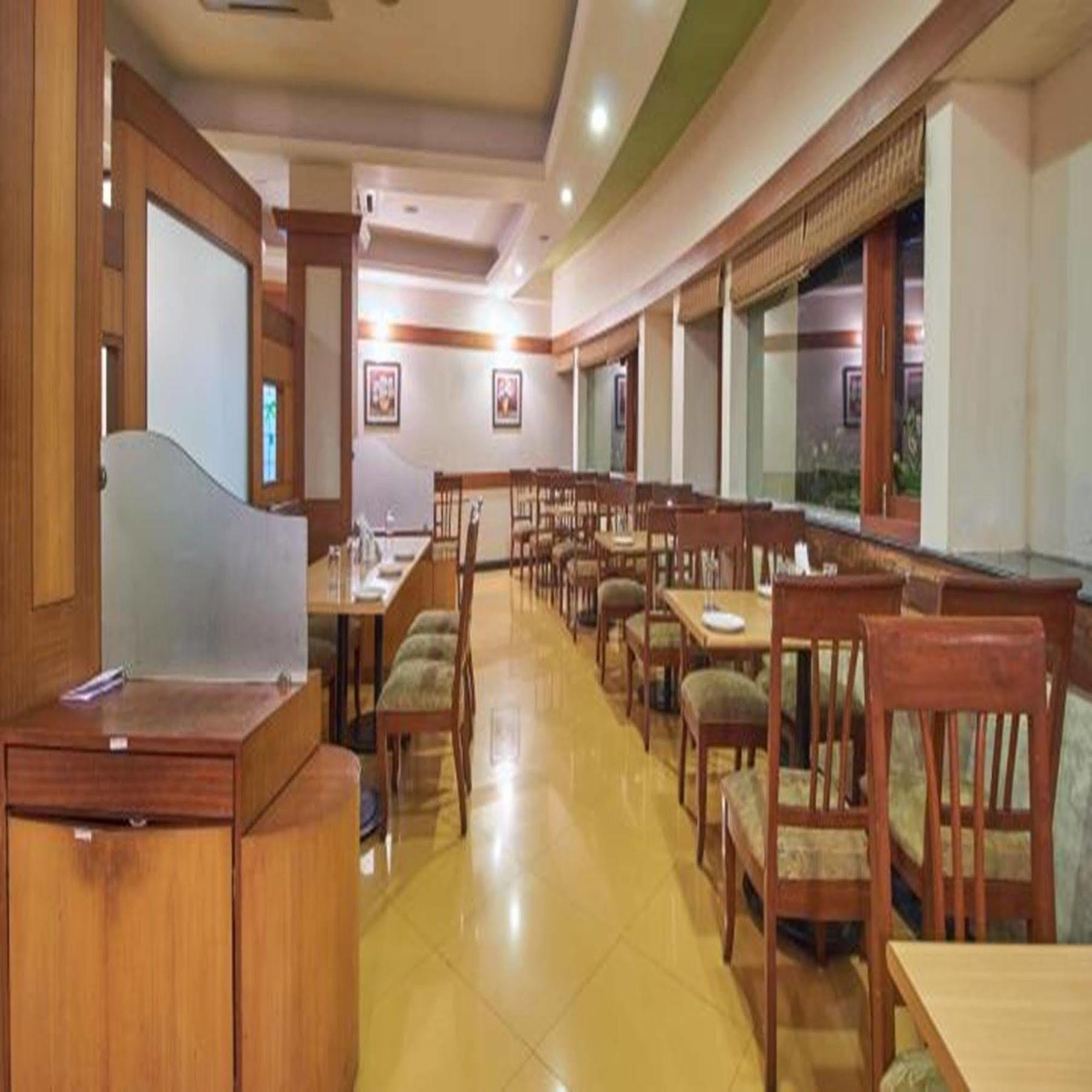 Sahil Sarovar Portico โลนาวาลา ภายนอก รูปภาพ